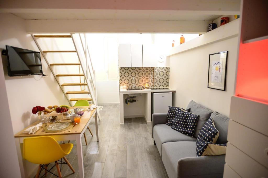 Central Guest House Neapol Zewnętrze zdjęcie