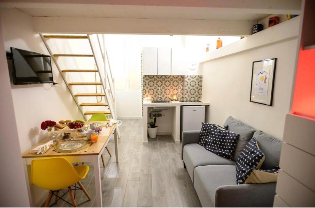 Central Guest House Neapol Zewnętrze zdjęcie